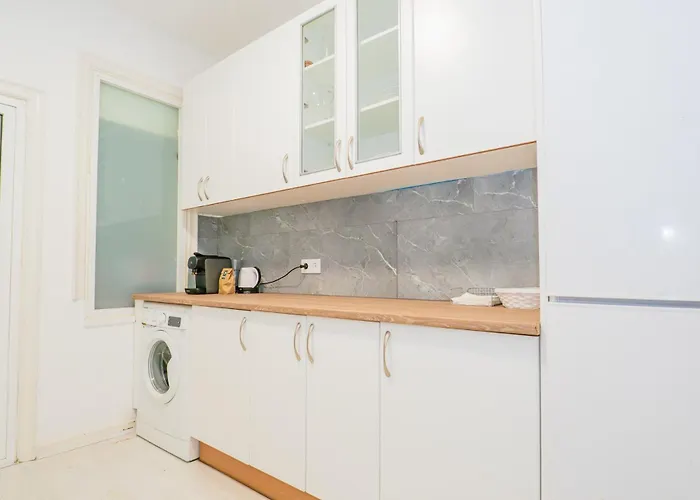 Ybh Urzaiz 33-35, 1 *